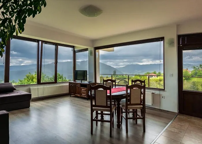 Къща за гости панорама 2*